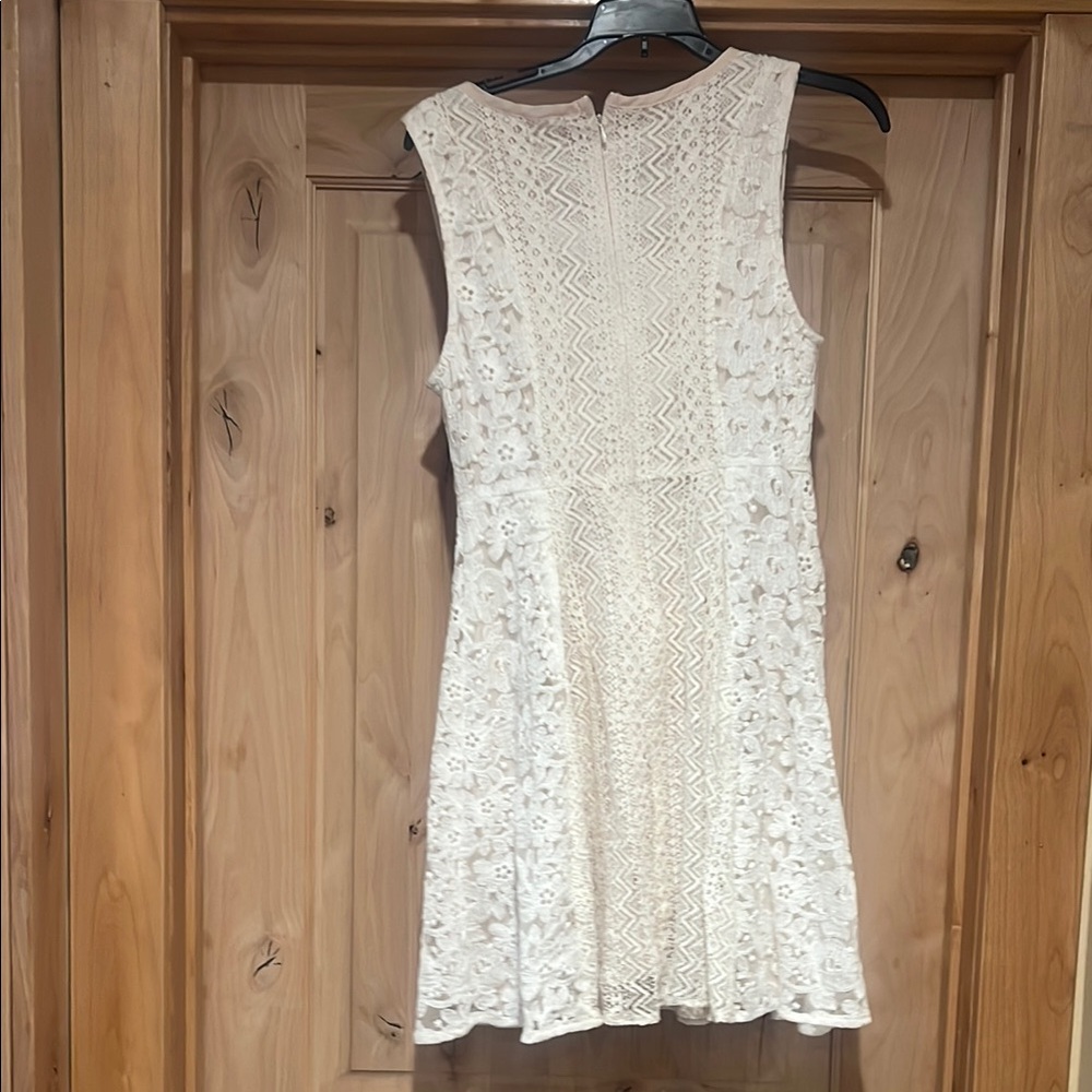 Mystery Lace Sleeveless Dress - Cream SZ large - Picture 6 of 7